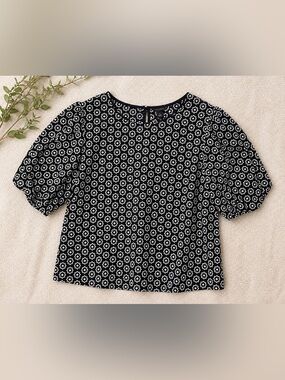 Ann Taylor Black & White Floral Eyelet Blouse | Puff Sleeve Top